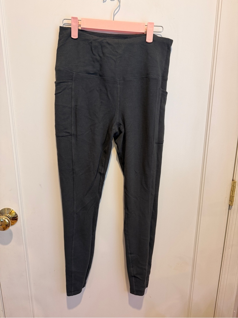 Yogalicious Charcoal High-Waist Leggings with Side Pockets